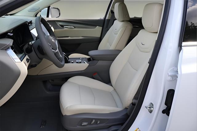 new 2025 Cadillac XT5 car, priced at $57,180