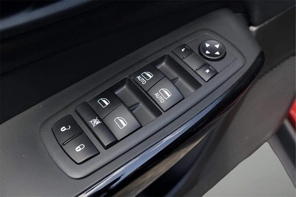 used 2021 Jeep Cherokee car, priced at $17,451