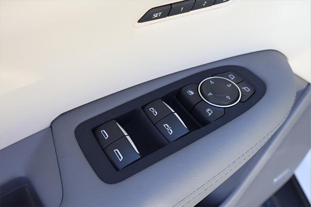 new 2025 Cadillac XT5 car, priced at $52,915
