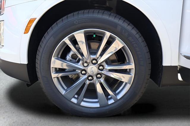 new 2025 Cadillac XT5 car, priced at $52,915