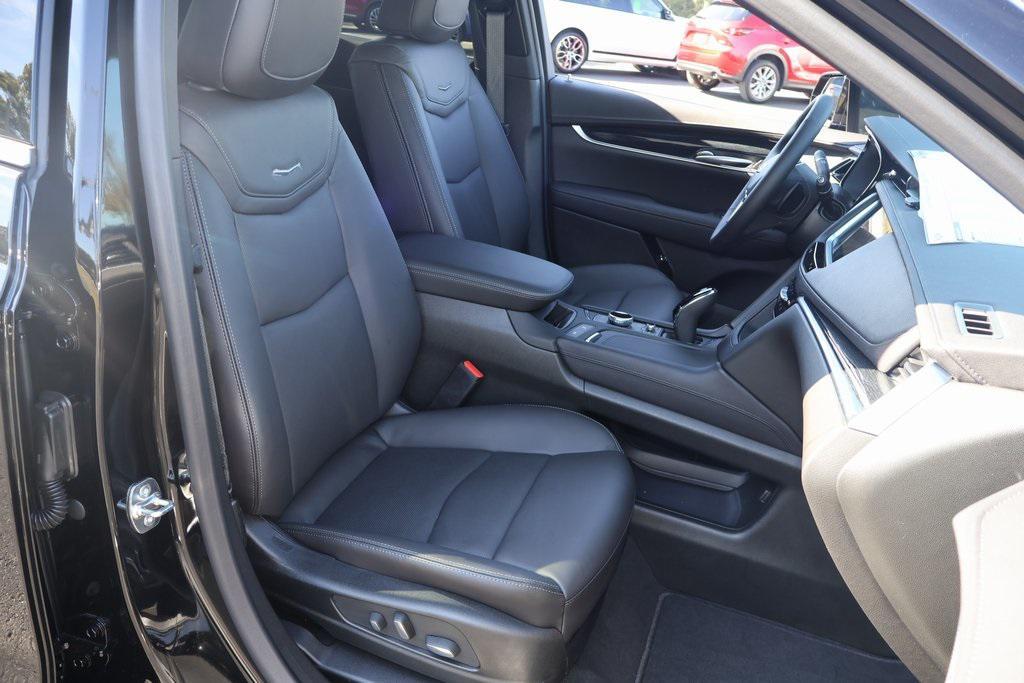 new 2026 Cadillac XT5 car, priced at $57,595