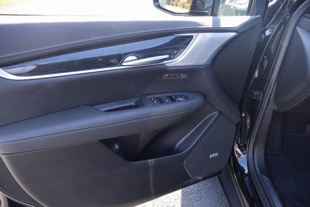 new 2026 Cadillac XT5 car, priced at $57,595