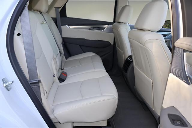 new 2025 Cadillac XT5 car, priced at $54,015