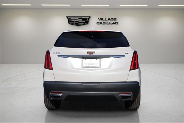 new 2025 Cadillac XT5 car, priced at $54,015