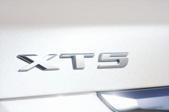 new 2025 Cadillac XT5 car, priced at $54,015