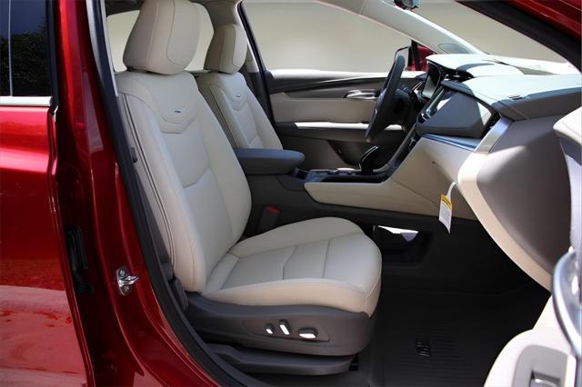 new 2025 Cadillac XT5 car, priced at $57,885
