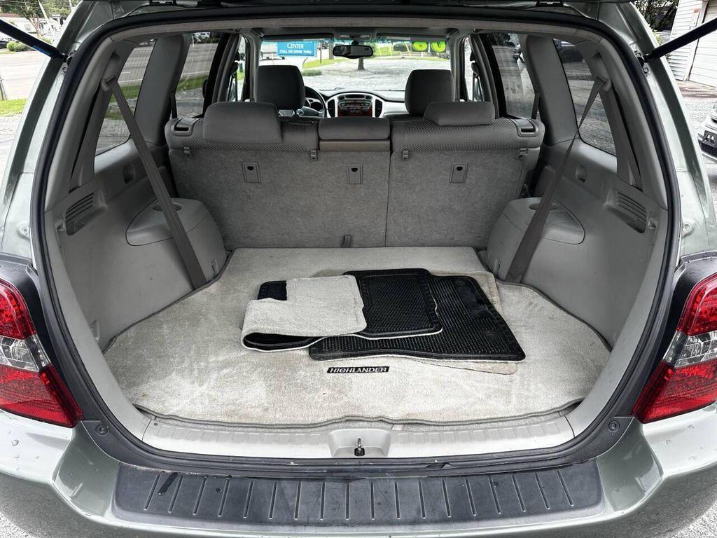 used 2006 Toyota Highlander car, priced at $6,895