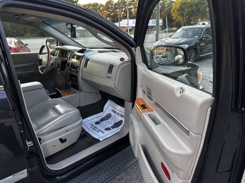 used 2007 Chrysler Aspen car, priced at $3,495