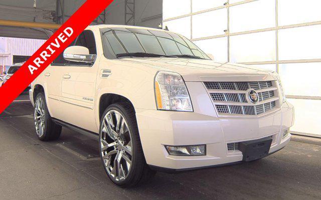 used 2014 Cadillac Escalade car, priced at $23,300