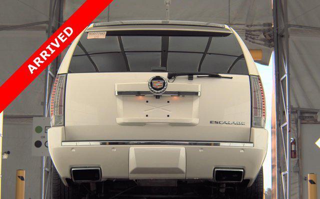 used 2014 Cadillac Escalade car, priced at $23,300