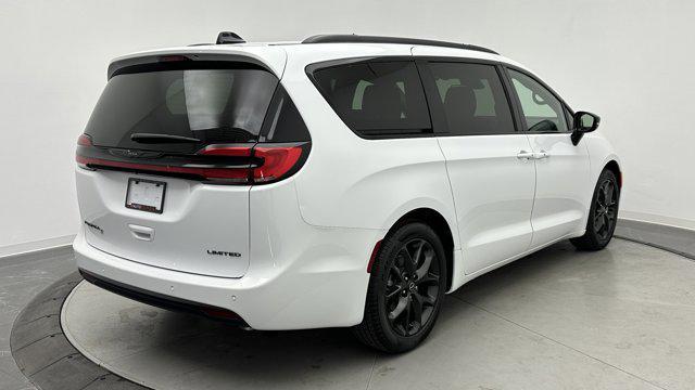 used 2025 Chrysler Pacifica car, priced at $37,000