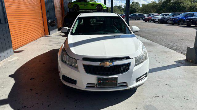 used 2014 Chevrolet Cruze car, priced at $6,000