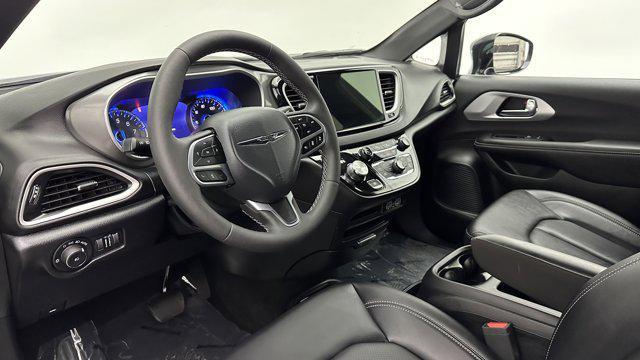 used 2025 Chrysler Pacifica car, priced at $29,600