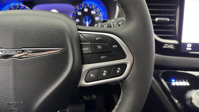 used 2025 Chrysler Pacifica car, priced at $29,600