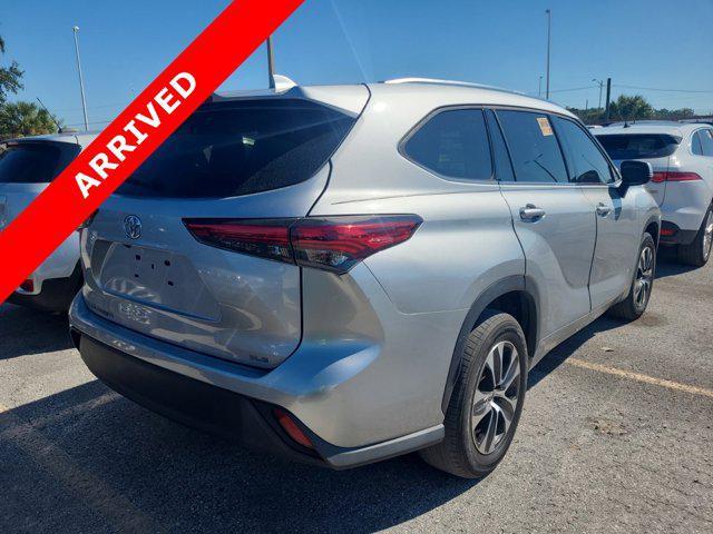 used 2021 Toyota Highlander car, priced at $21,600