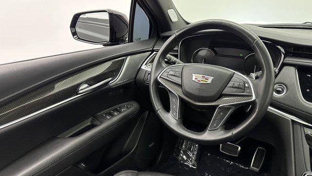 used 2021 Cadillac XT5 car, priced at $25,500