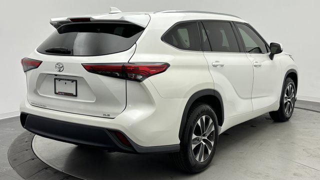 used 2020 Toyota Highlander car, priced at $22,500