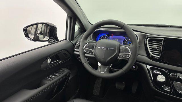 used 2025 Chrysler Pacifica car, priced at $34,000