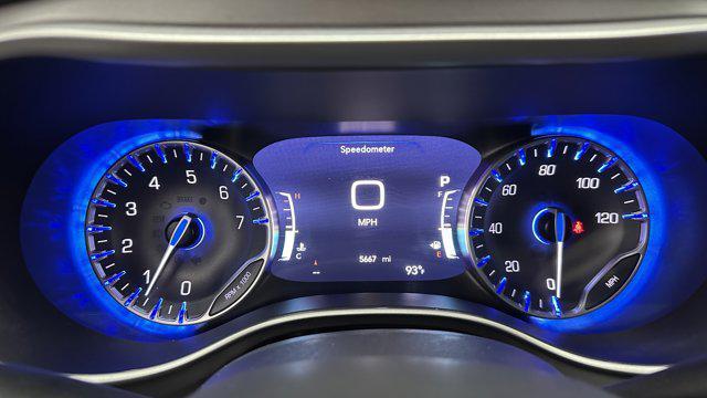 used 2025 Chrysler Pacifica car, priced at $34,000