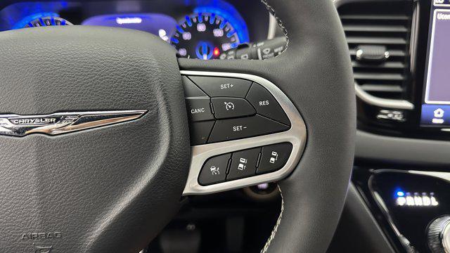 used 2025 Chrysler Pacifica car, priced at $34,000