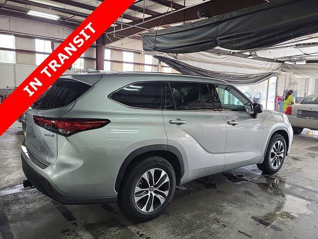 used 2021 Toyota Highlander Hybrid car, priced at $35,400