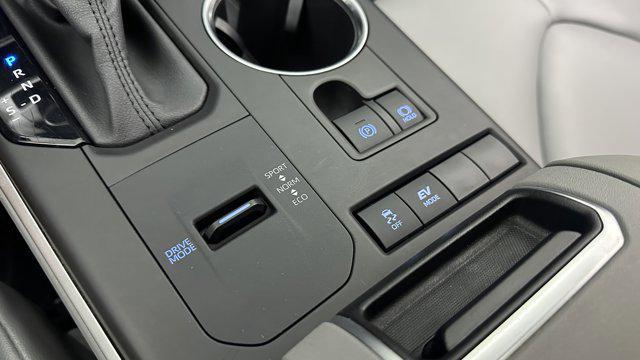 used 2021 Toyota Highlander Hybrid car, priced at $35,000
