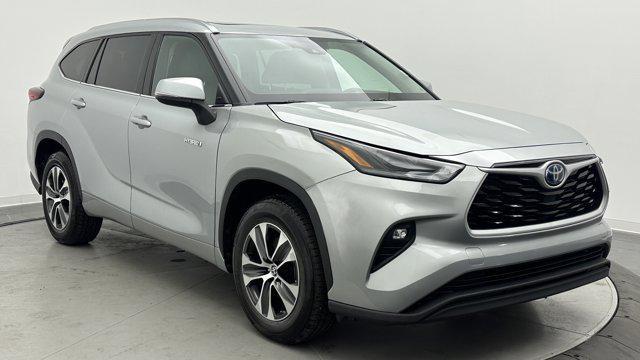 used 2021 Toyota Highlander Hybrid car, priced at $35,000