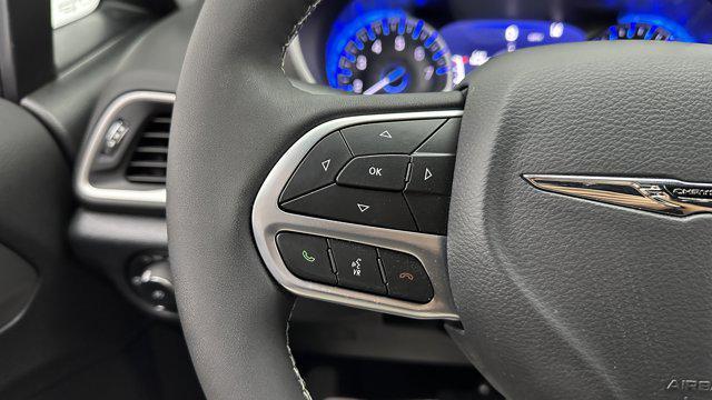 used 2025 Chrysler Pacifica car, priced at $30,684
