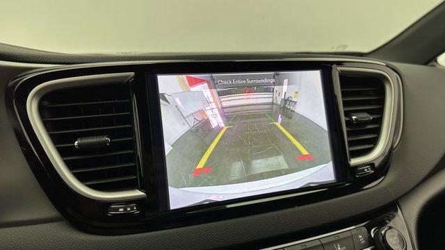 used 2025 Chrysler Pacifica car, priced at $30,684