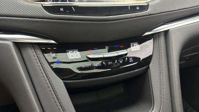 used 2024 Cadillac XT5 car, priced at $33,100