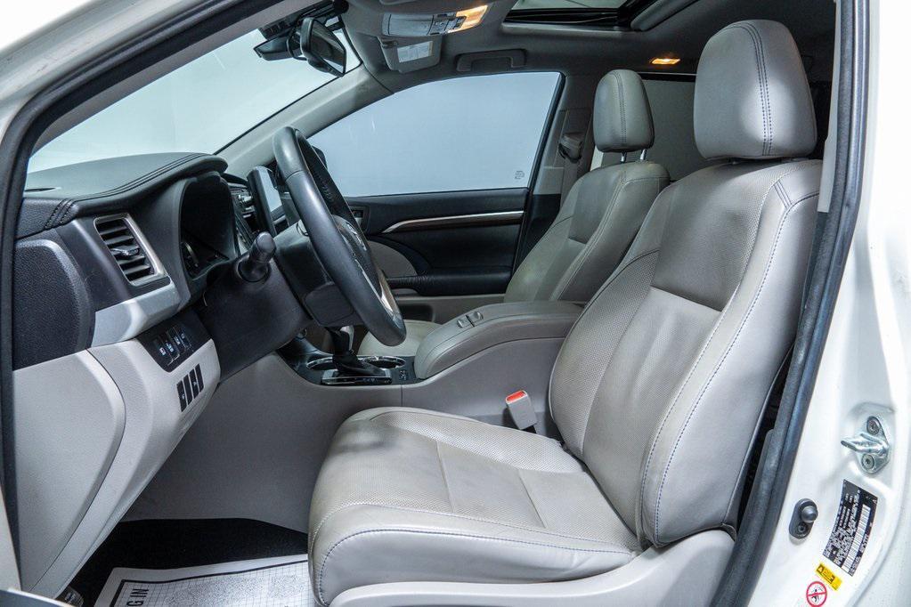 used 2016 Toyota Highlander Hybrid car, priced at $21,991