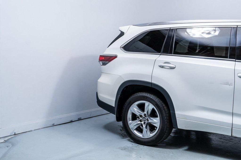 used 2016 Toyota Highlander Hybrid car, priced at $21,991