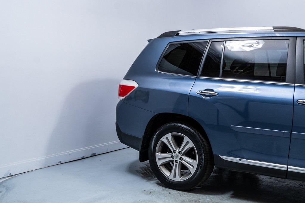 used 2013 Toyota Highlander car, priced at $15,991