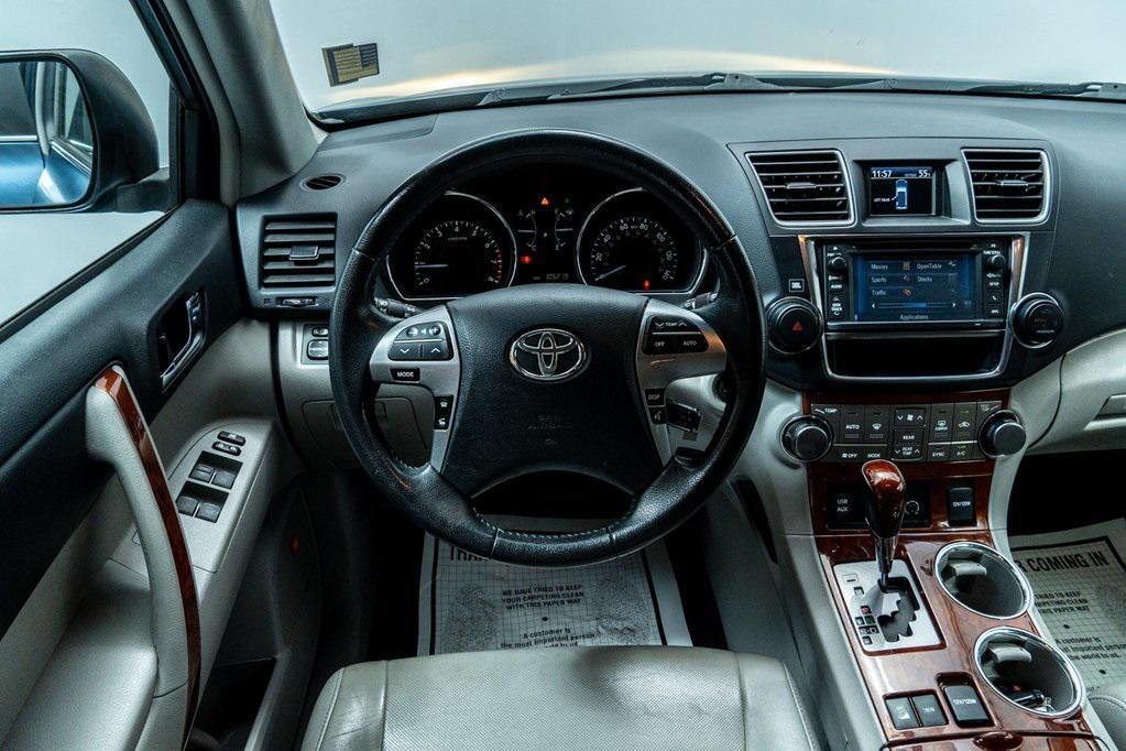 used 2013 Toyota Highlander car, priced at $15,991