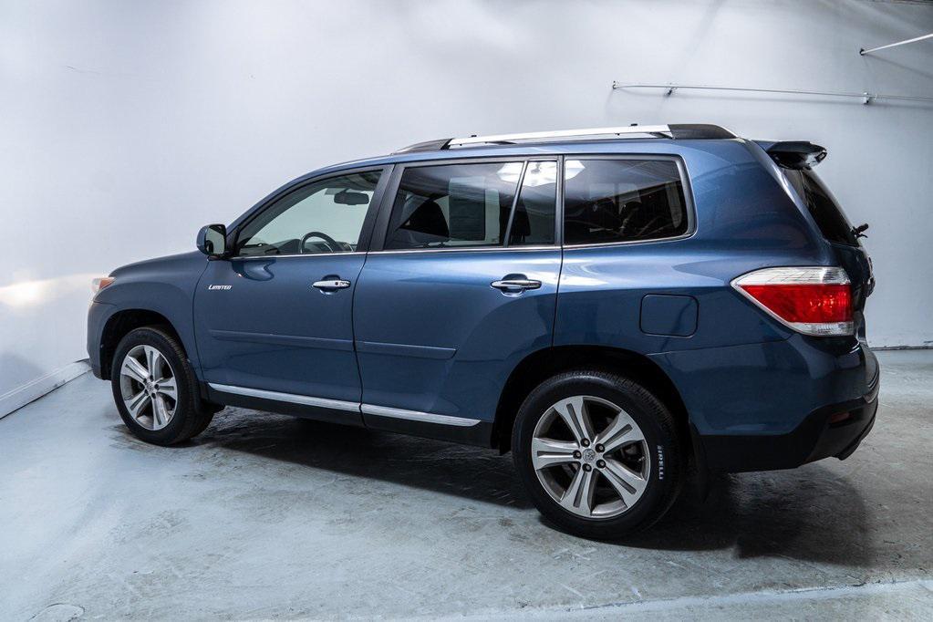 used 2013 Toyota Highlander car, priced at $15,991
