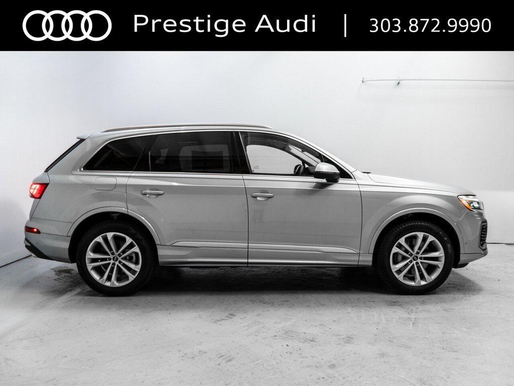 new 2025 Audi Q7 car, priced at $68,539