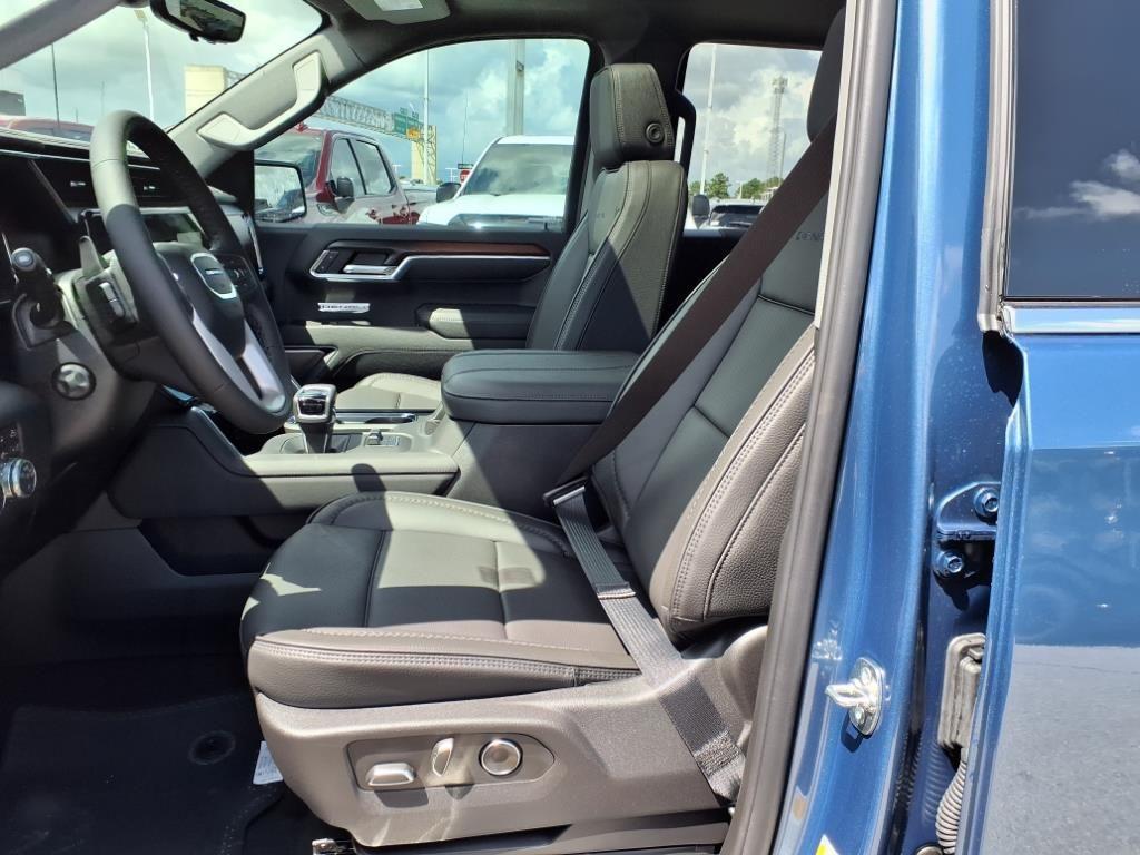 new 2025 GMC Sierra 1500 car, priced at $66,212