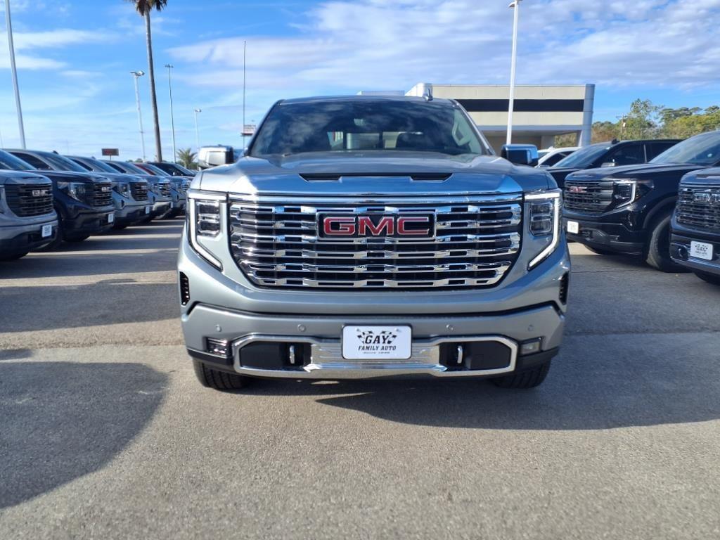 new 2025 GMC Sierra 1500 car, priced at $70,240