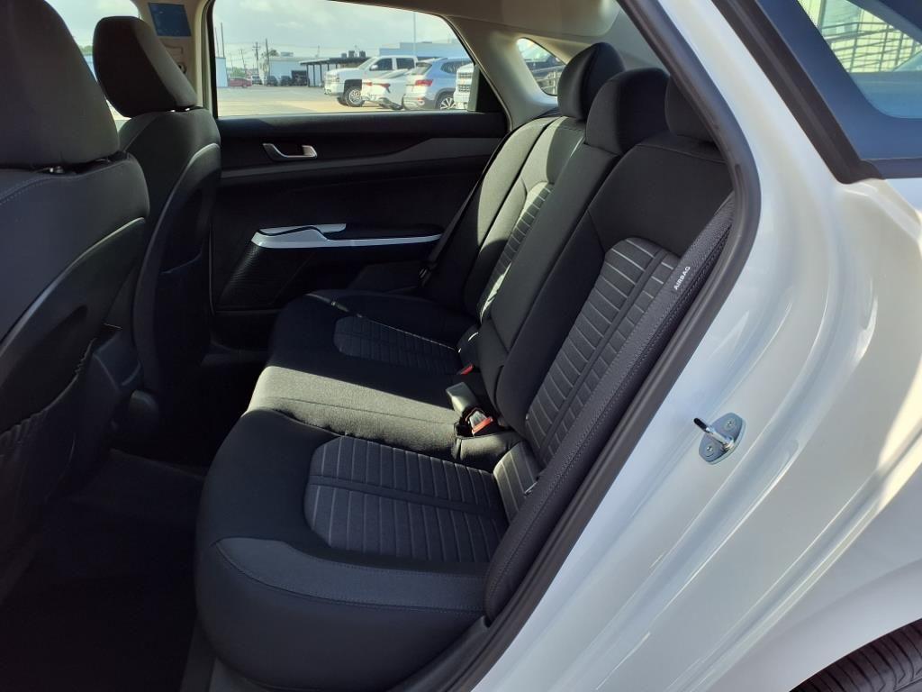 new 2025 Kia K5 car, priced at $27,655