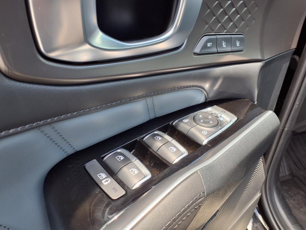 new 2025 Kia Sorento Hybrid car, priced at $46,474