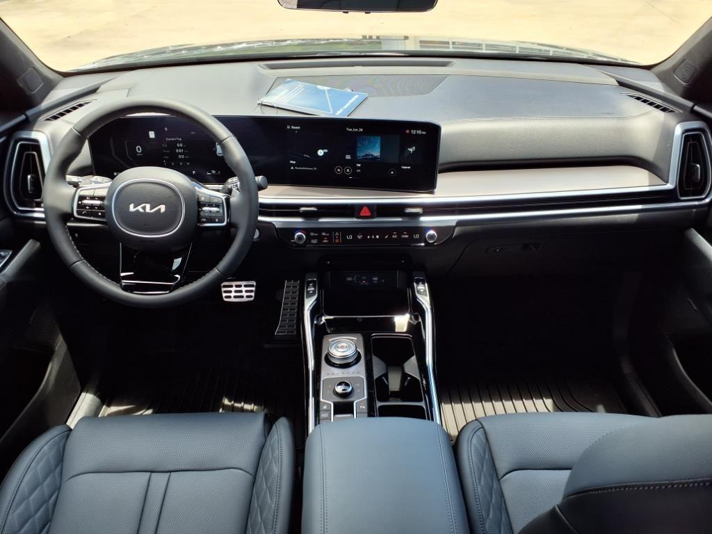 new 2025 Kia Sorento Hybrid car, priced at $46,474
