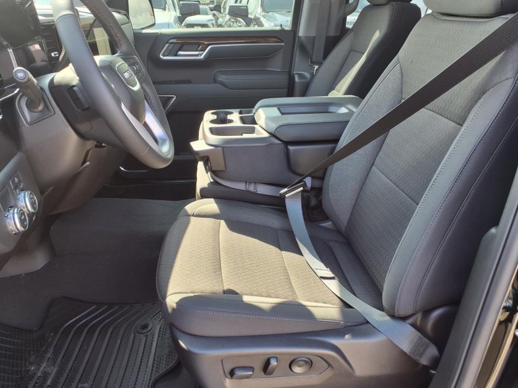 new 2025 GMC Sierra 1500 car, priced at $44,831