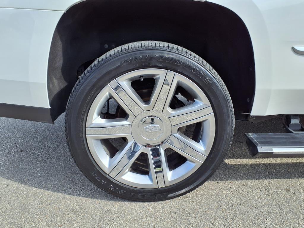 used 2018 Cadillac Escalade car, priced at $33,792