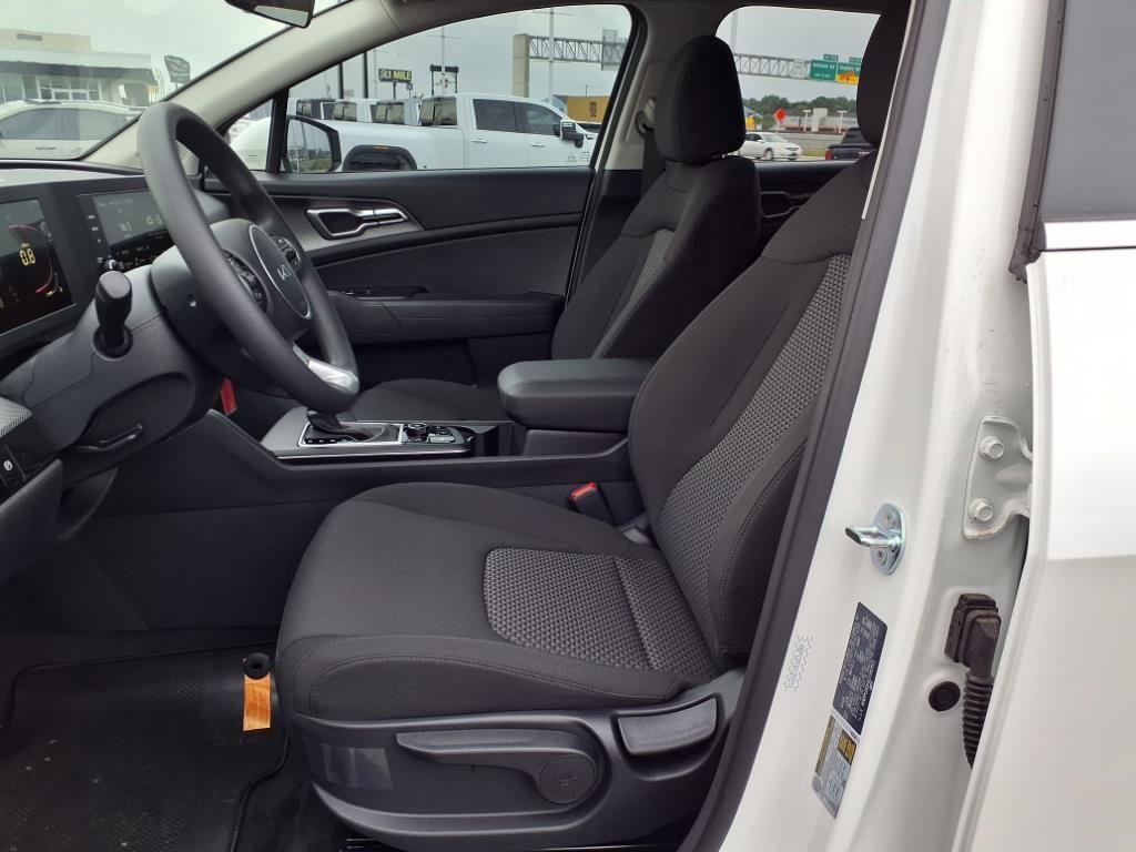 new 2025 Kia Sportage car, priced at $26,995