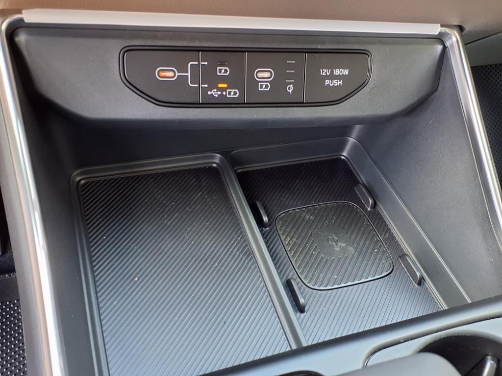 new 2025 Kia Carnival car, priced at $43,270