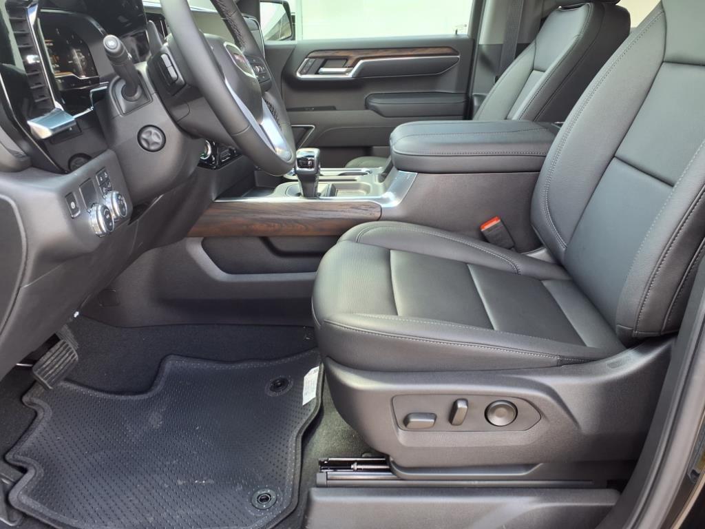 new 2025 GMC Sierra 1500 car, priced at $53,209