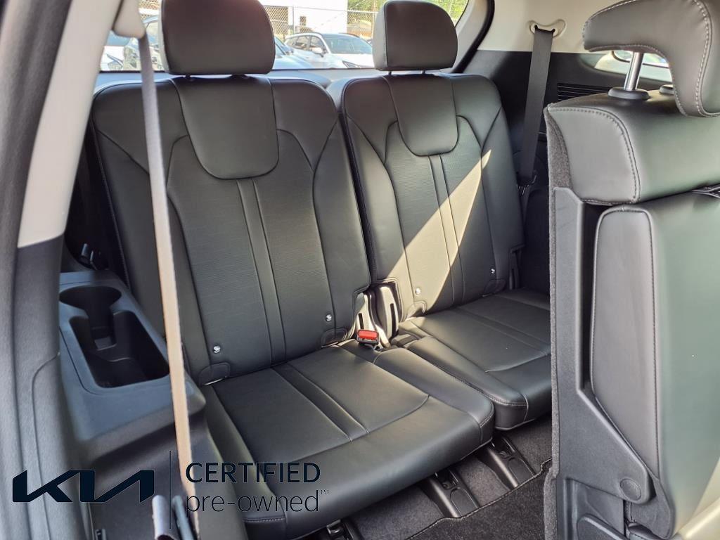 used 2025 Kia Sorento car, priced at $31,991