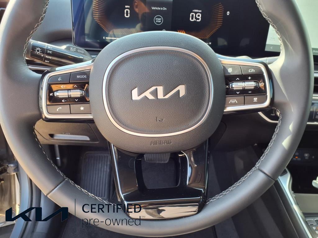 used 2025 Kia Sorento car, priced at $31,991