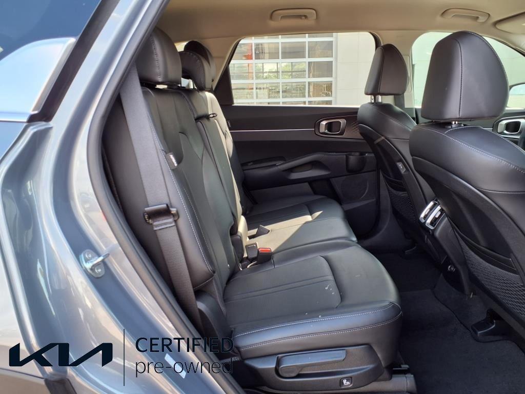 used 2025 Kia Sorento car, priced at $31,991