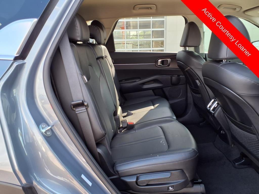 new 2025 Kia Sorento car, priced at $32,952